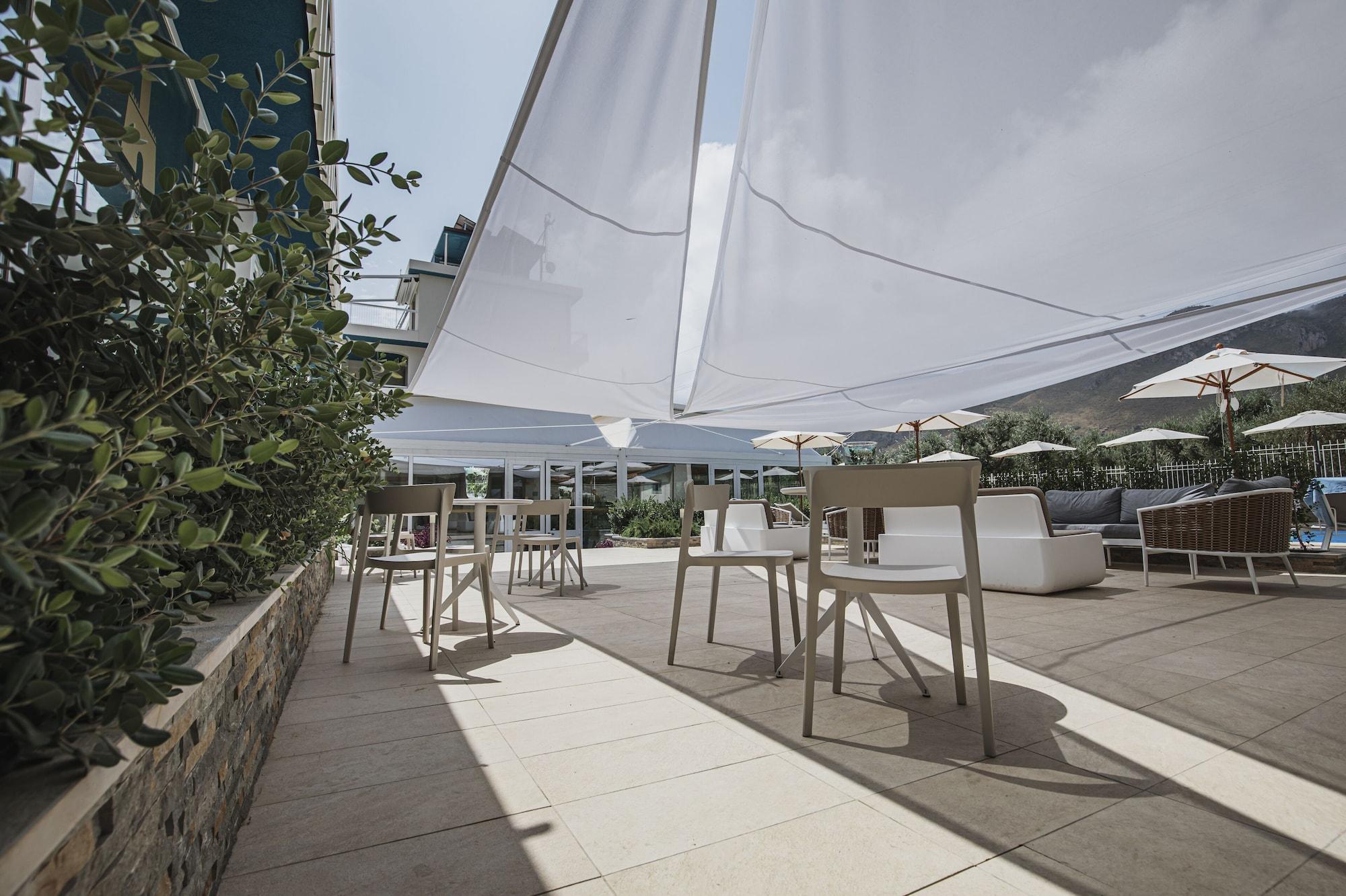 Principe Alogna Hotel & Spa Алтавила Миличиа Екстериор снимка